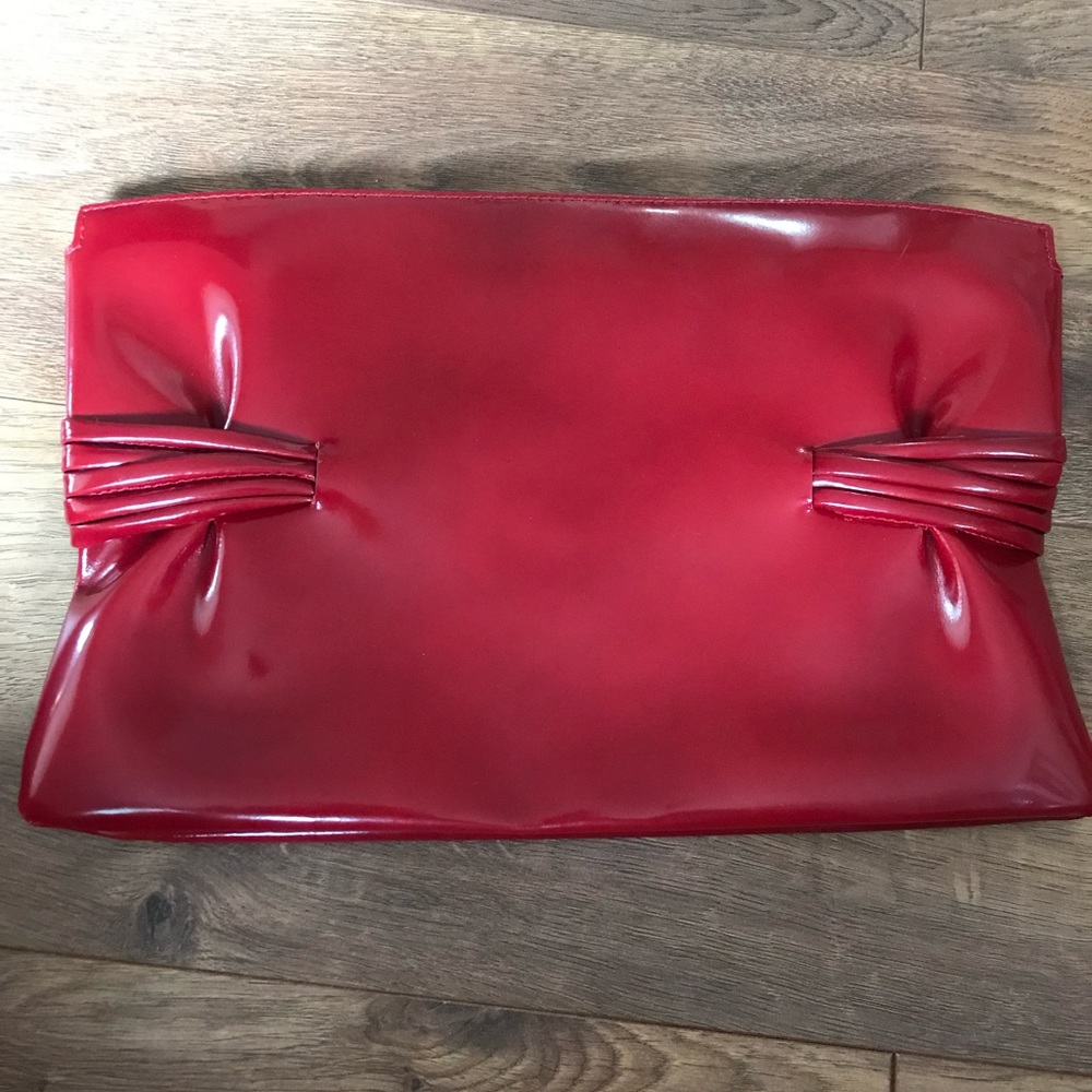 Elizabeth and James Clutch